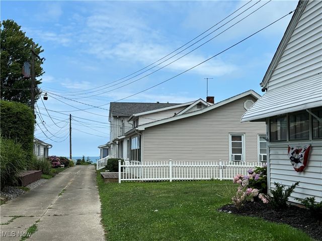 16 Billow Beach Road, Ashtabula, OH 44004