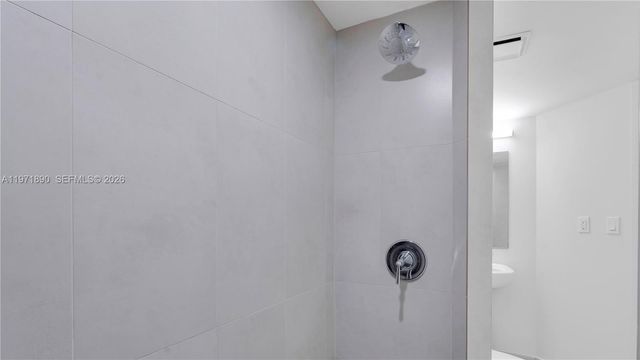 555 NE 34th St 201, Miami, FL 33137