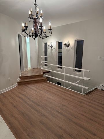 2435 N 76th Court 2w, Elmwood Park, IL 60707