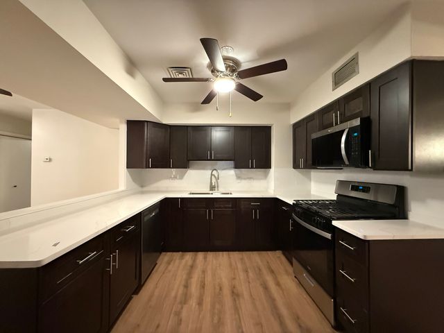 2435 N 76th Court 2w, Elmwood Park, IL 60707