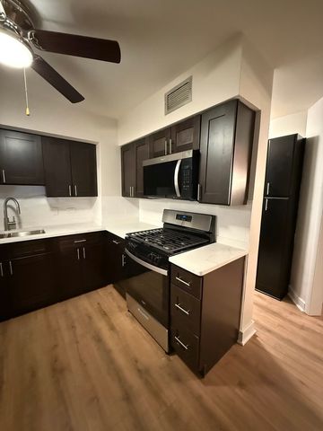 2435 N 76th Court 2w, Elmwood Park, IL 60707