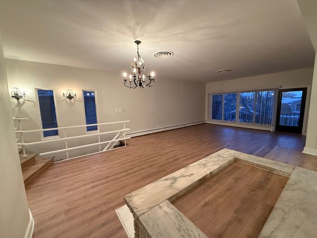 2435 N 76th Court 2w, Elmwood Park, IL 60707