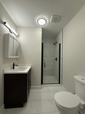 2435 N 76th Court 2w, Elmwood Park, IL 60707