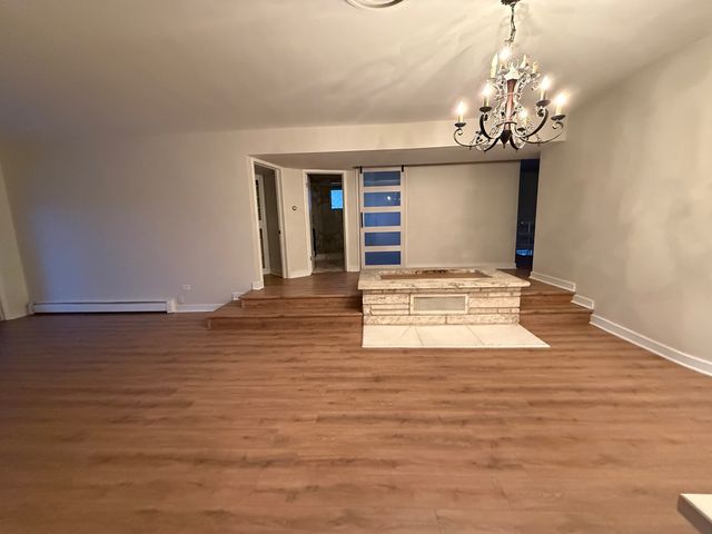 2435 N 76th Court 2w, Elmwood Park, IL 60707