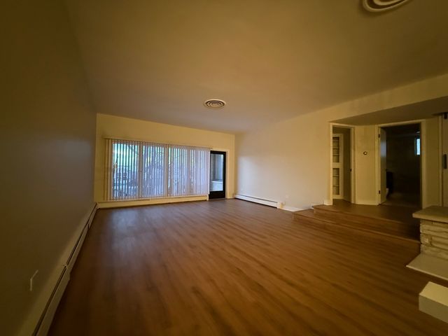 2435 N 76th Court 2w, Elmwood Park, IL 60707