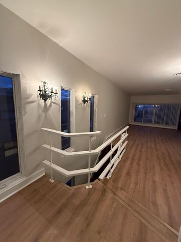 2435 N 76th Court 2w, Elmwood Park, IL 60707