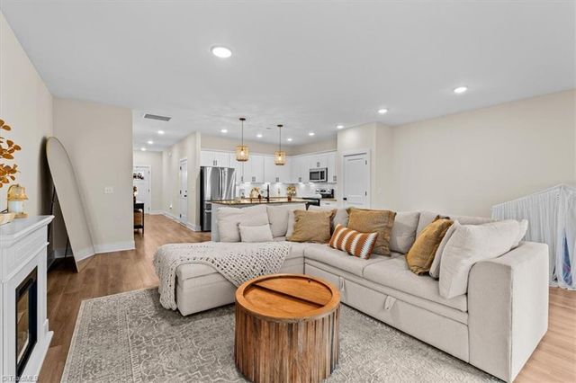 4902 Cannon Crossing Way, Greensboro, NC 27410