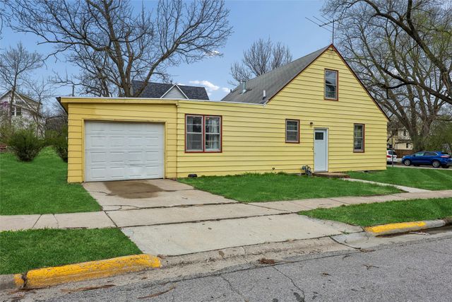 209 N Wilmoth Avenue, Ames, IA 50014