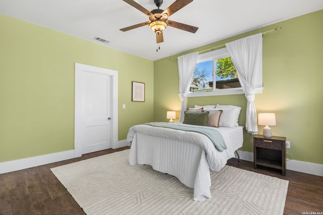 821 W CRAIG PL, San Antonio, TX 78212