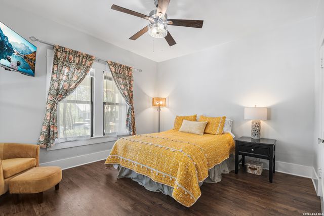 821 W CRAIG PL, San Antonio, TX 78212