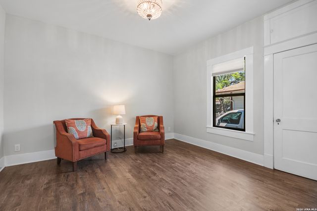 821 W CRAIG PL, San Antonio, TX 78212