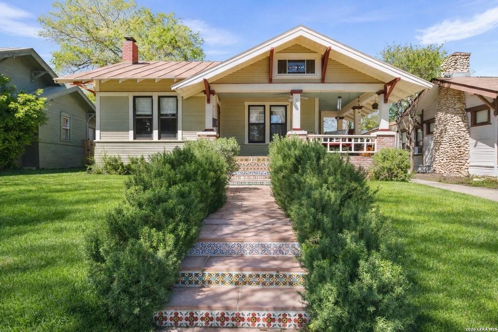 821 W CRAIG PL, San Antonio, TX 78212