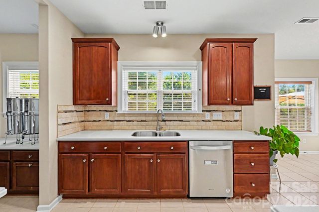 10331 Falling Leaf Drive NW, Concord, NC 28027