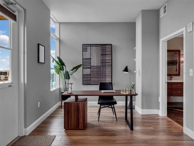 525 E JACKSON STREET, Orlando, FL 32801