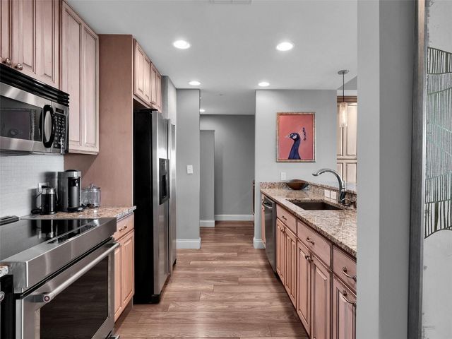 525 E JACKSON STREET, Orlando, FL 32801