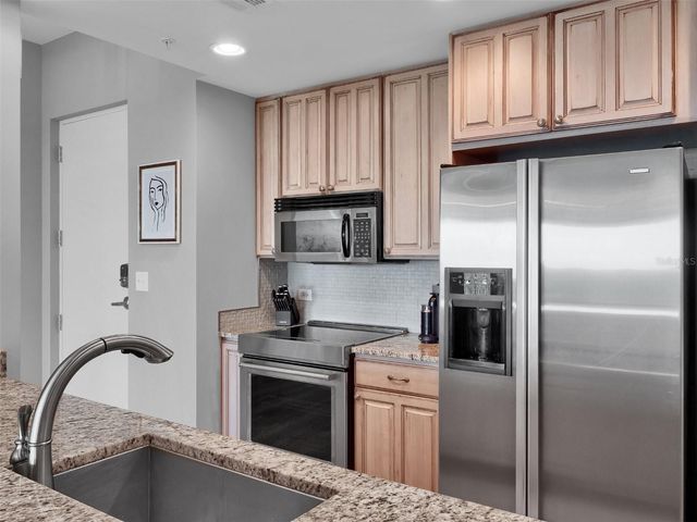 525 E JACKSON STREET, Orlando, FL 32801