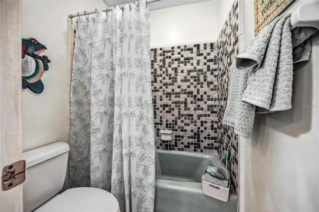 5725 NW 63RD COURT, Gainesville, FL 32653