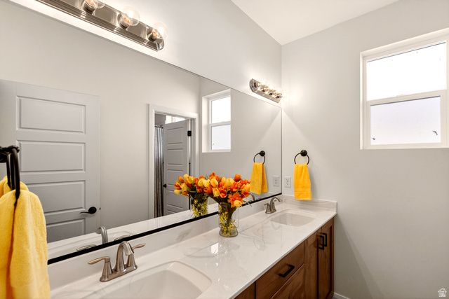 498 E TODD PL, Washington, UT 84780