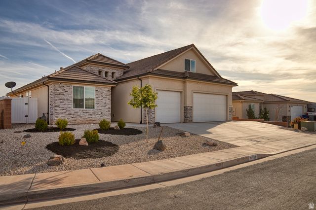 498 E TODD PL, Washington, UT 84780