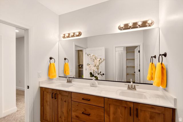 498 E TODD PL, Washington, UT 84780