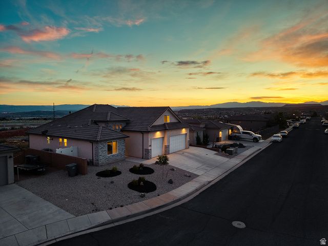 498 E TODD PL, Washington, UT 84780