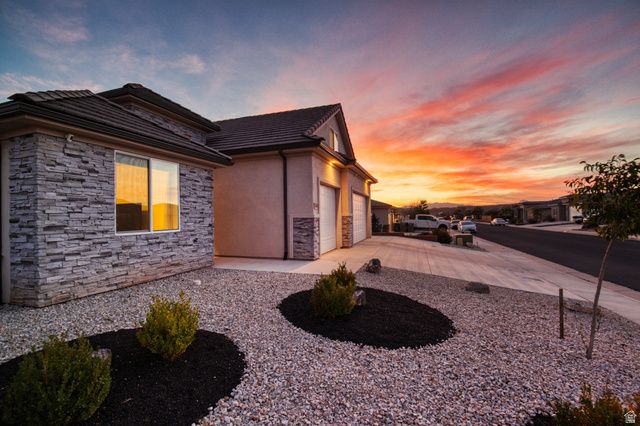 498 E TODD PL, Washington, UT 84780