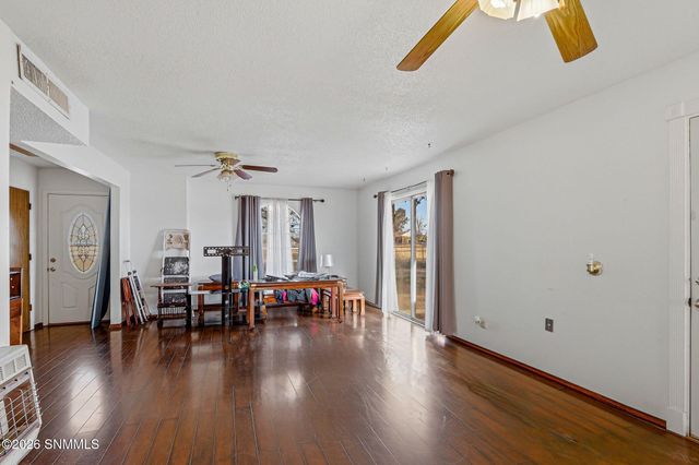 921-2 Lister Drive, La Mesa, NM 88044