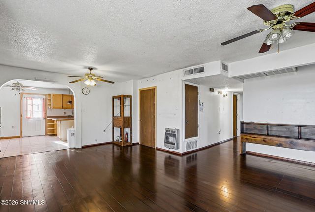 921-2 Lister Drive, La Mesa, NM 88044