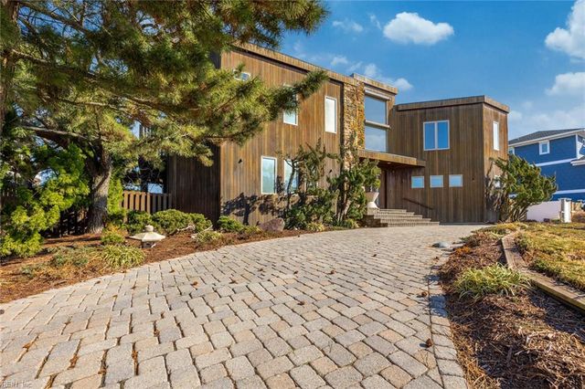 2220 Sandfiddler RD, Virginia Beach, VA 23456