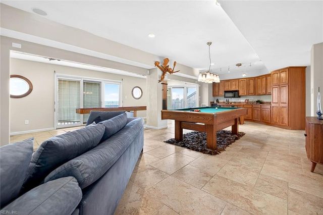 2220 Sandfiddler RD, Virginia Beach, VA 23456