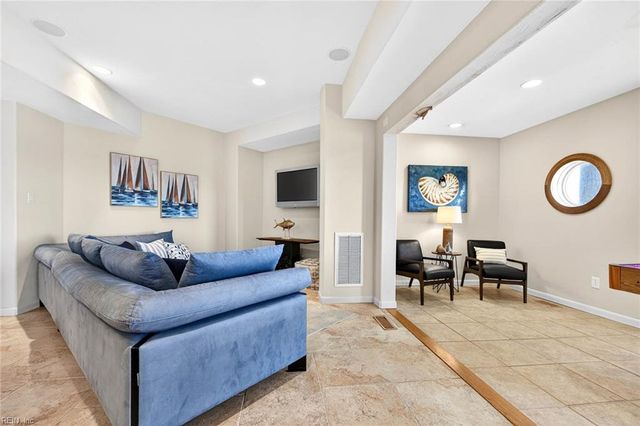 2220 Sandfiddler RD, Virginia Beach, VA 23456