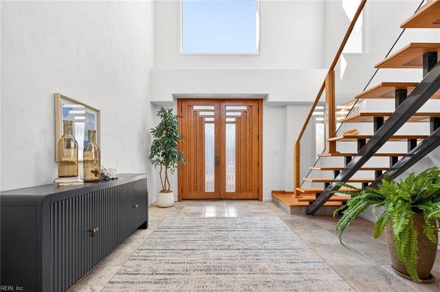 2220 Sandfiddler RD, Virginia Beach, VA 23456