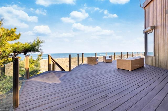 2220 Sandfiddler RD, Virginia Beach, VA 23456