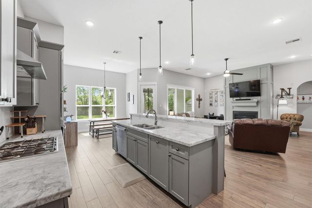 32518 Westwood Square East Drive, Magnolia, TX 77354