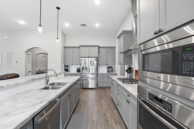 32518 Westwood Square East Drive, Magnolia, TX 77354