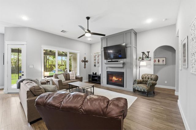 32518 Westwood Square East Drive, Magnolia, TX 77354