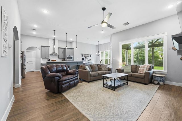 32518 Westwood Square East Drive, Magnolia, TX 77354