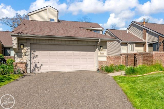 29263 W Chanticleer Street, Southfield, MI 48034