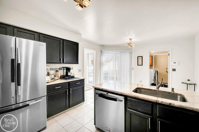 29263 W Chanticleer Street, Southfield, MI 48034
