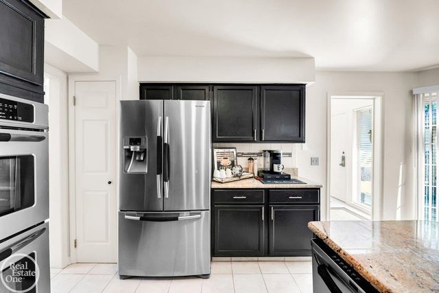 29263 W Chanticleer Street, Southfield, MI 48034