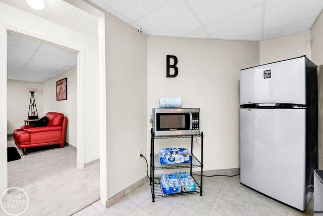29263 W Chanticleer Street, Southfield, MI 48034