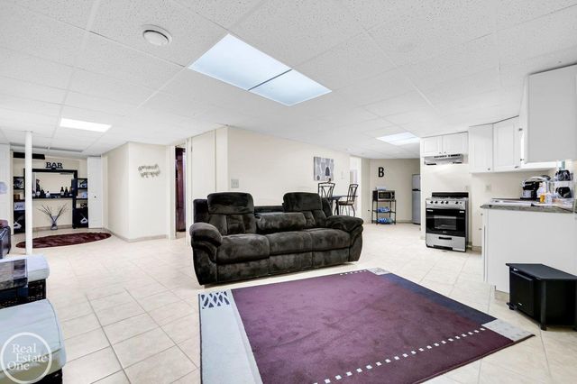 29263 W Chanticleer Street, Southfield, MI 48034