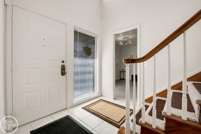 29263 W Chanticleer Street, Southfield, MI 48034