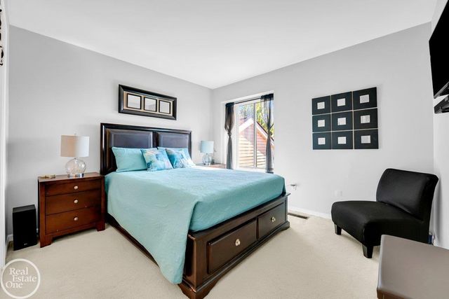 29263 W Chanticleer Street, Southfield, MI 48034
