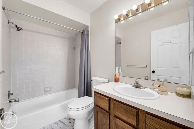 29263 W Chanticleer Street, Southfield, MI 48034
