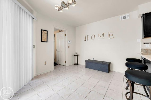 29263 W Chanticleer Street, Southfield, MI 48034