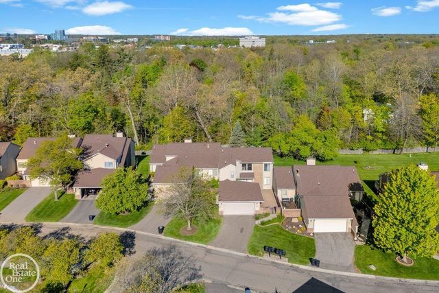 29263 W Chanticleer Street, Southfield, MI 48034