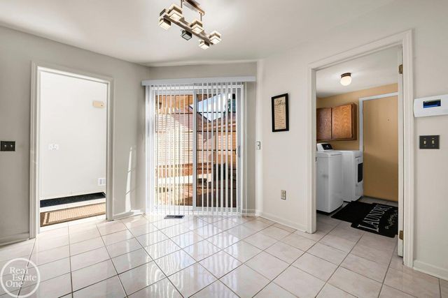 29263 W Chanticleer Street, Southfield, MI 48034