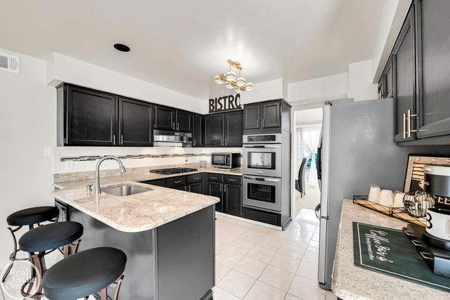 29263 W Chanticleer Street, Southfield, MI 48034