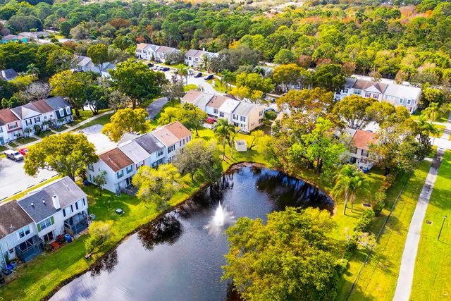 407 Georgian Park Drive, Jupiter, FL 33458